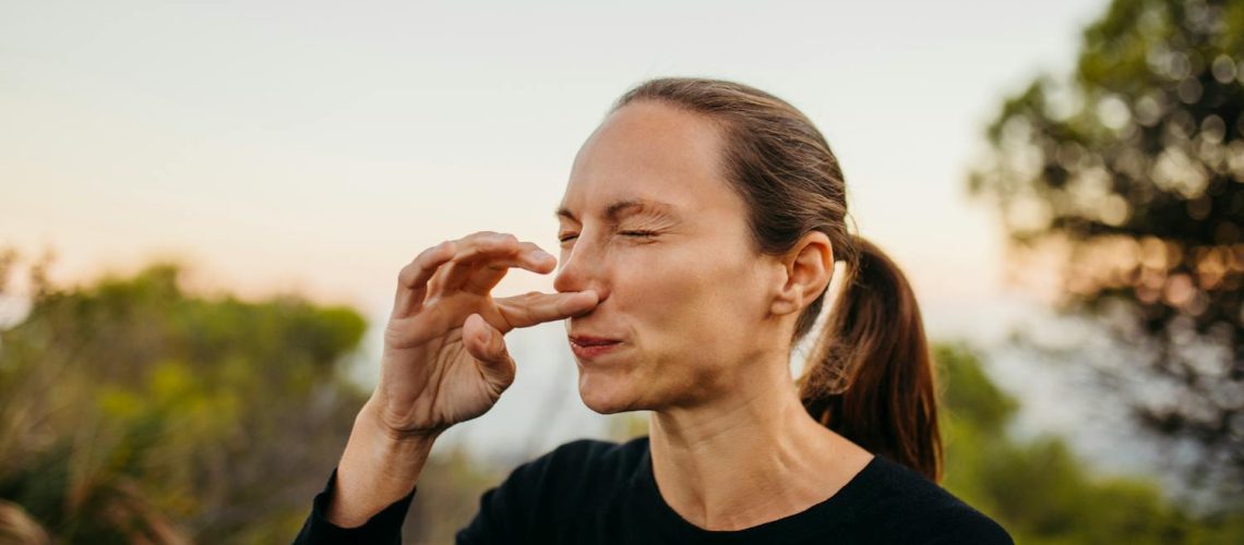 Nez qui gratte ou qui brûle : comment soulager la sécheresse nasale ?